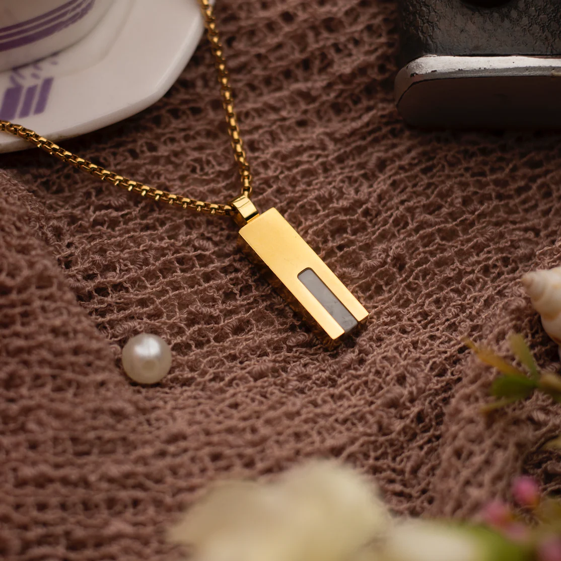 Avant-Gilt Locket for Men - Image 4