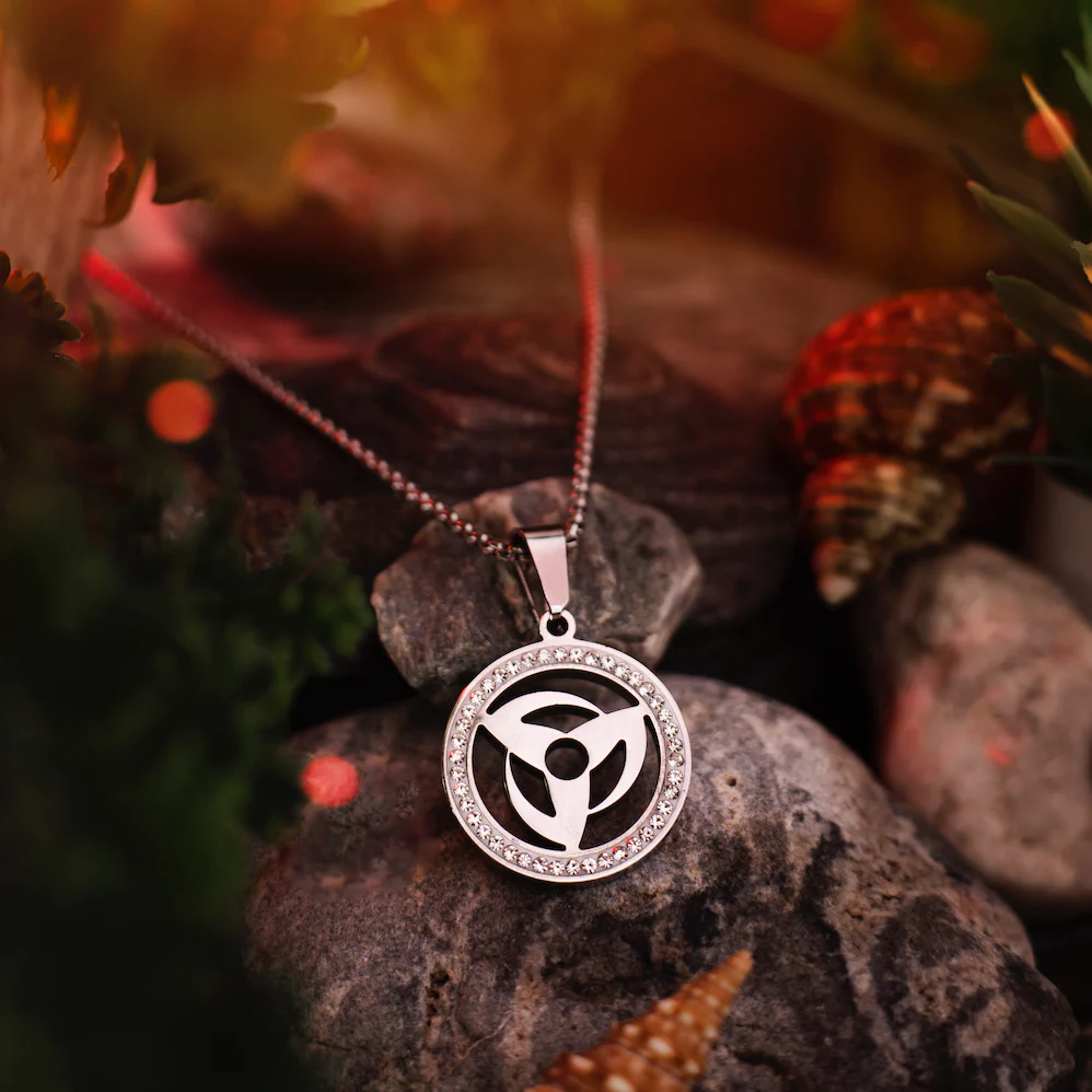 Kamui Locket For Men - Image 4