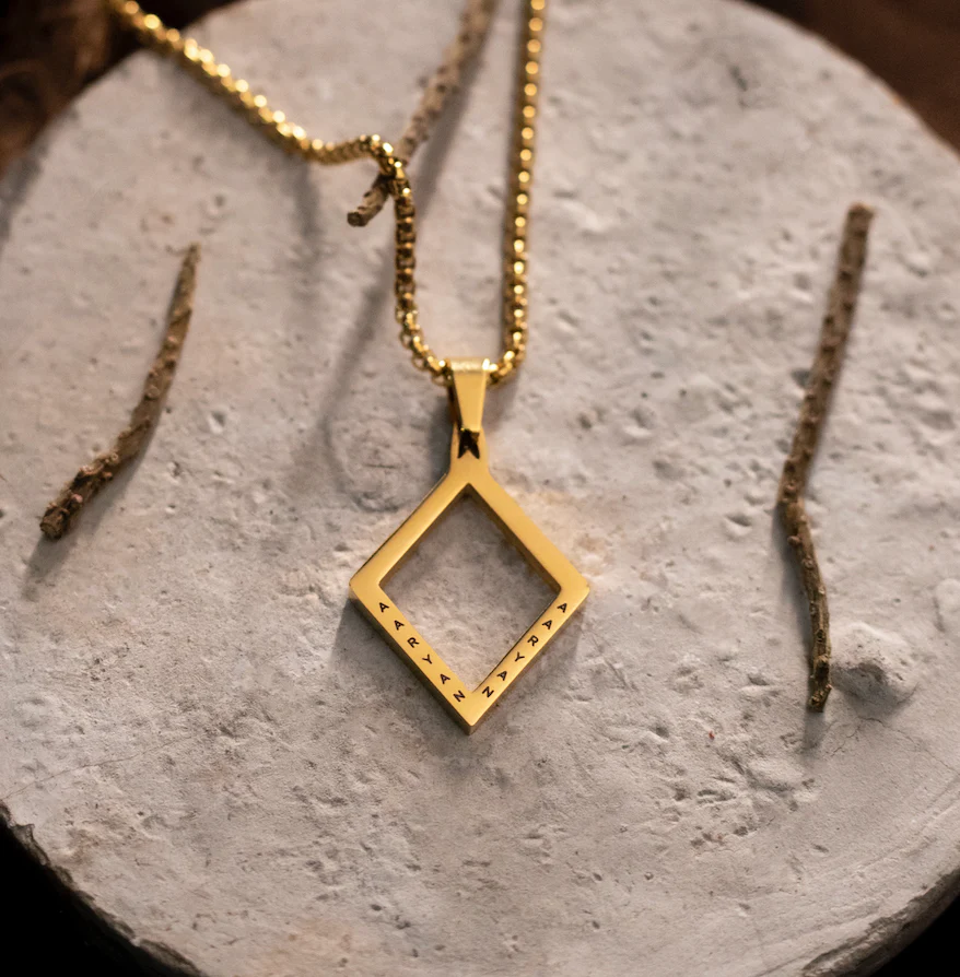 Personalised Diamond Locket for Men - Image 3